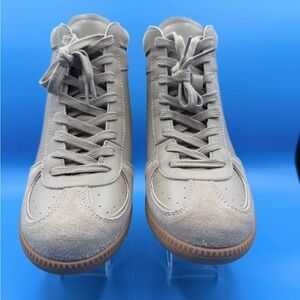 Steve Madden “Morris” Taupe womens sneaker
